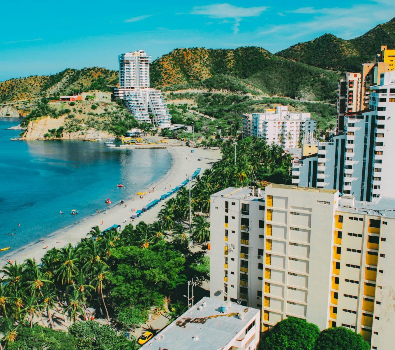Rondreis Colombia, Santa Marta bovenaanzicht strand