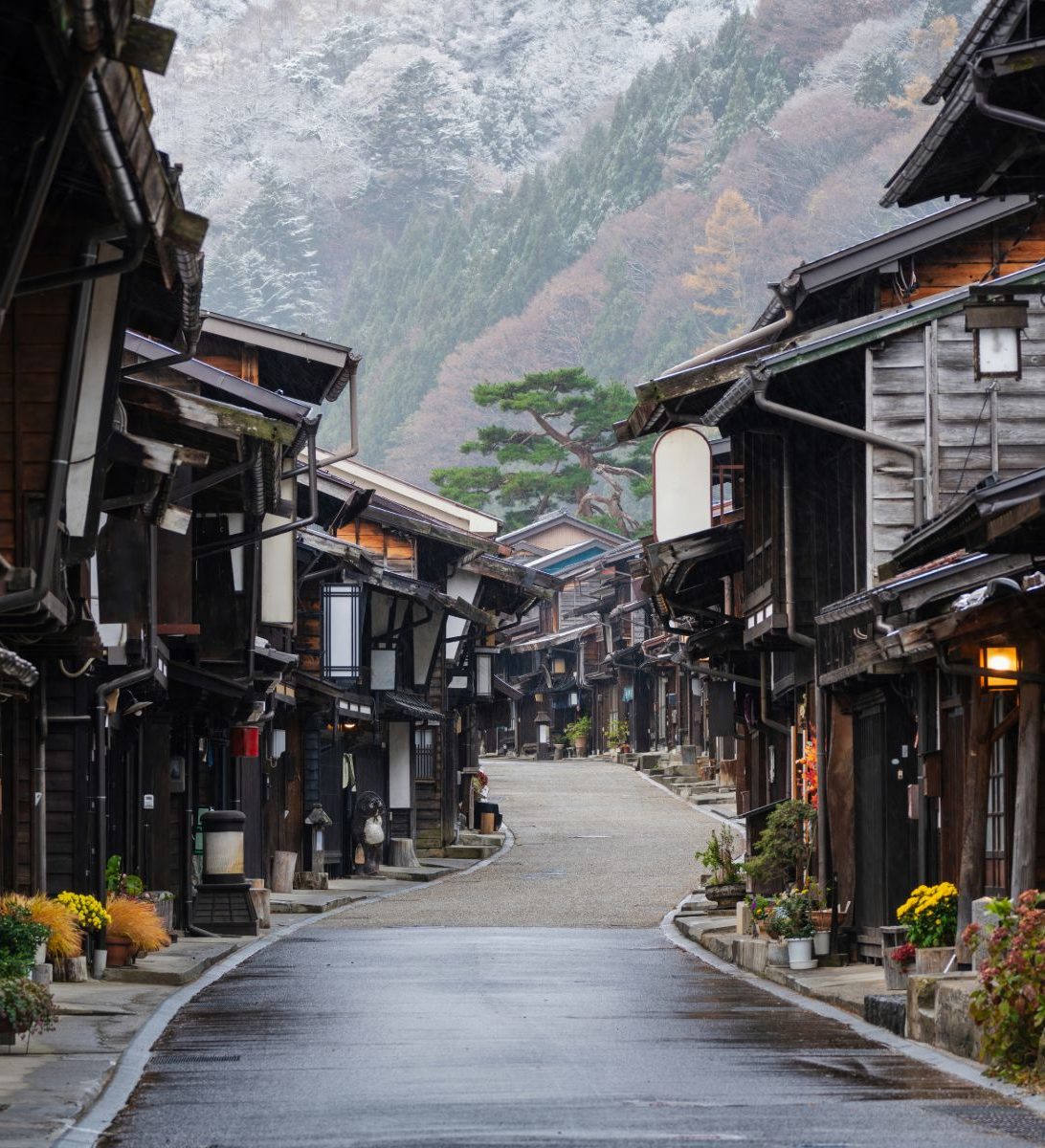 Rondreis Japan, Kiso-Fukishima, Narai-juku, pad met huizen