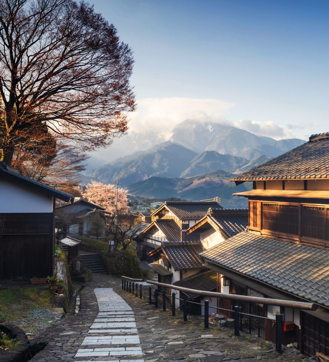Rondreis Japan, Kiso-vallei, Magome, stad net huisjes en bergen Rondreis Japan, Kiso-vallei, Magome, stad net huisjes en bergen