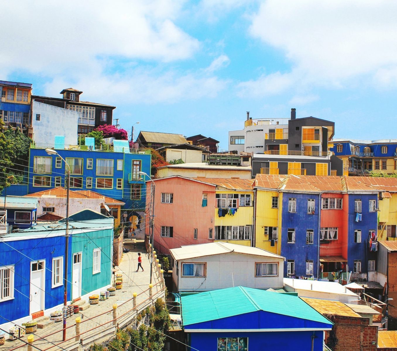 rondreis chili, valparaiso wijk gekleurde huizen