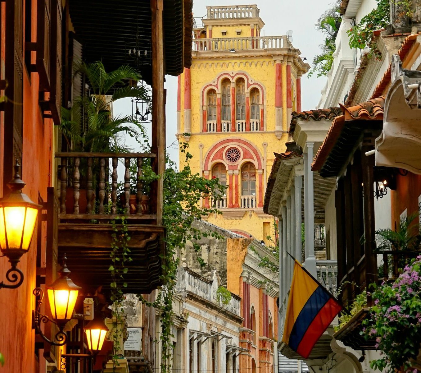 rondreis colombia, cartagena kerktoren