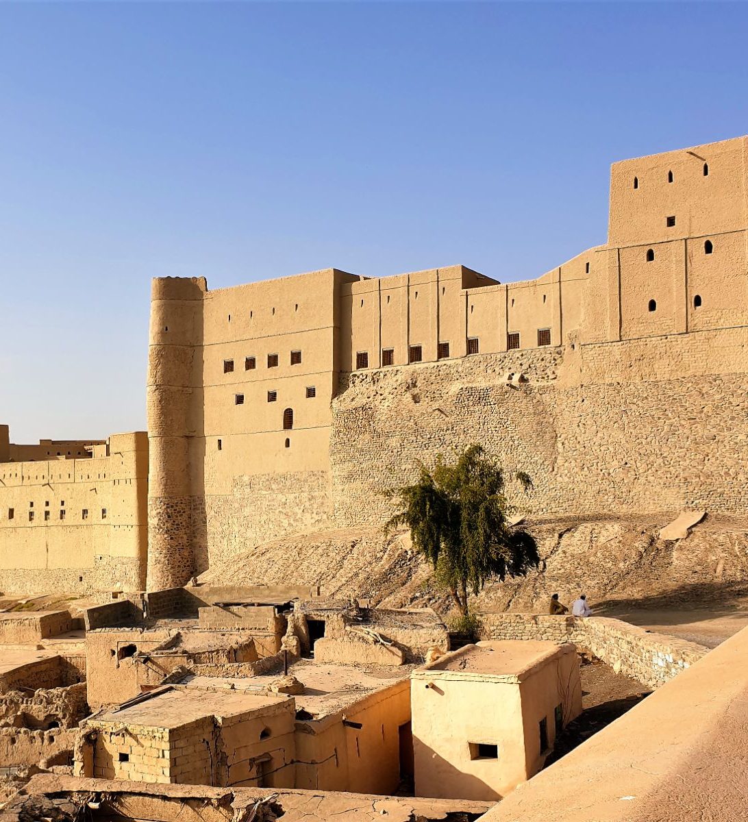 rondreis oman, bahla fort buitenaanzicht rondreis oman, bahla fort buitenaanzicht