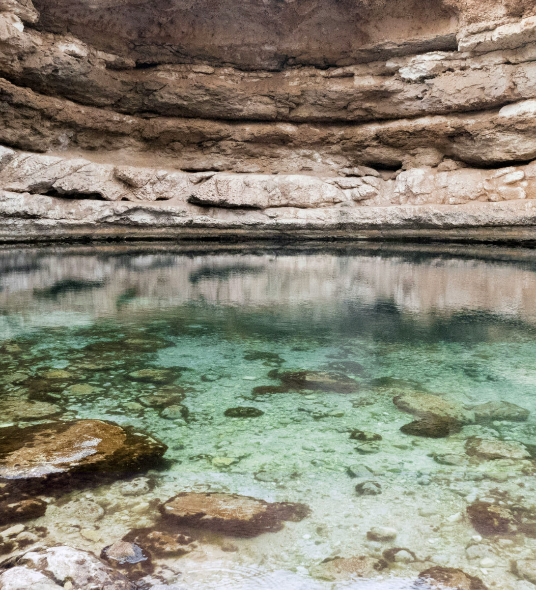 rondreis oman, bimmah sinkhole binnenkant rondreis oman, bimmah sinkhole binnenkant