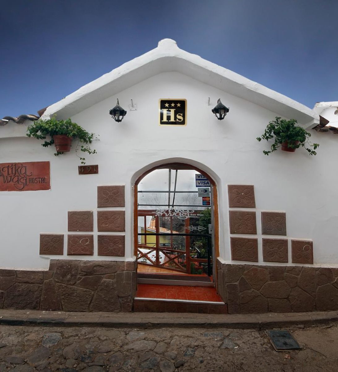 rondreis peru, cusco, tikawasi boutique buitenaanzicht