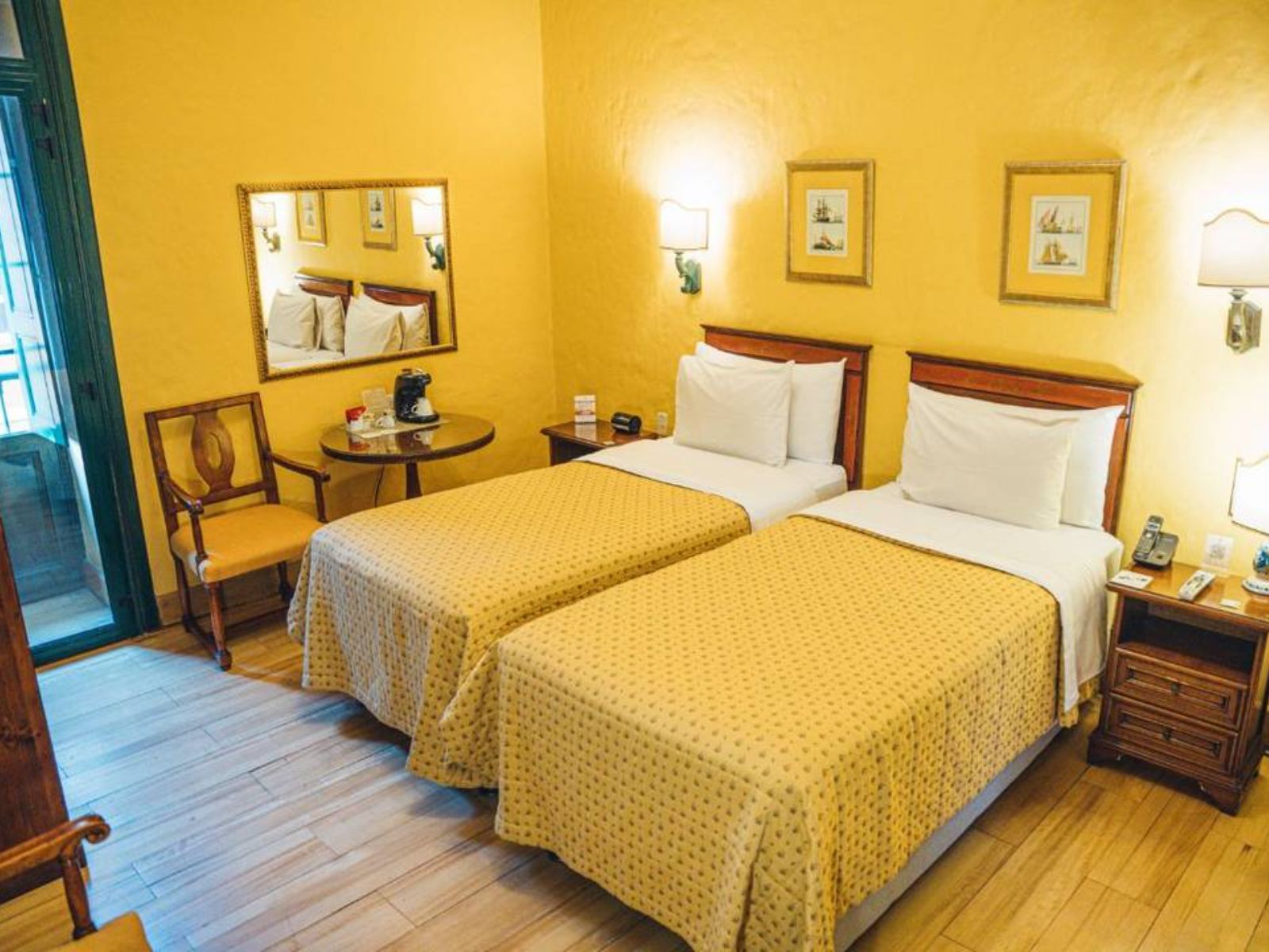 Rondreis Colombia, Bogota, Hotel de la Opera, twinkamer
