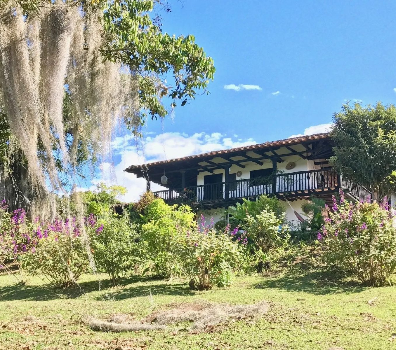 Rondreis Colombia, San Augustin, Hacienda Anacaona - buitenaanzicht hotel