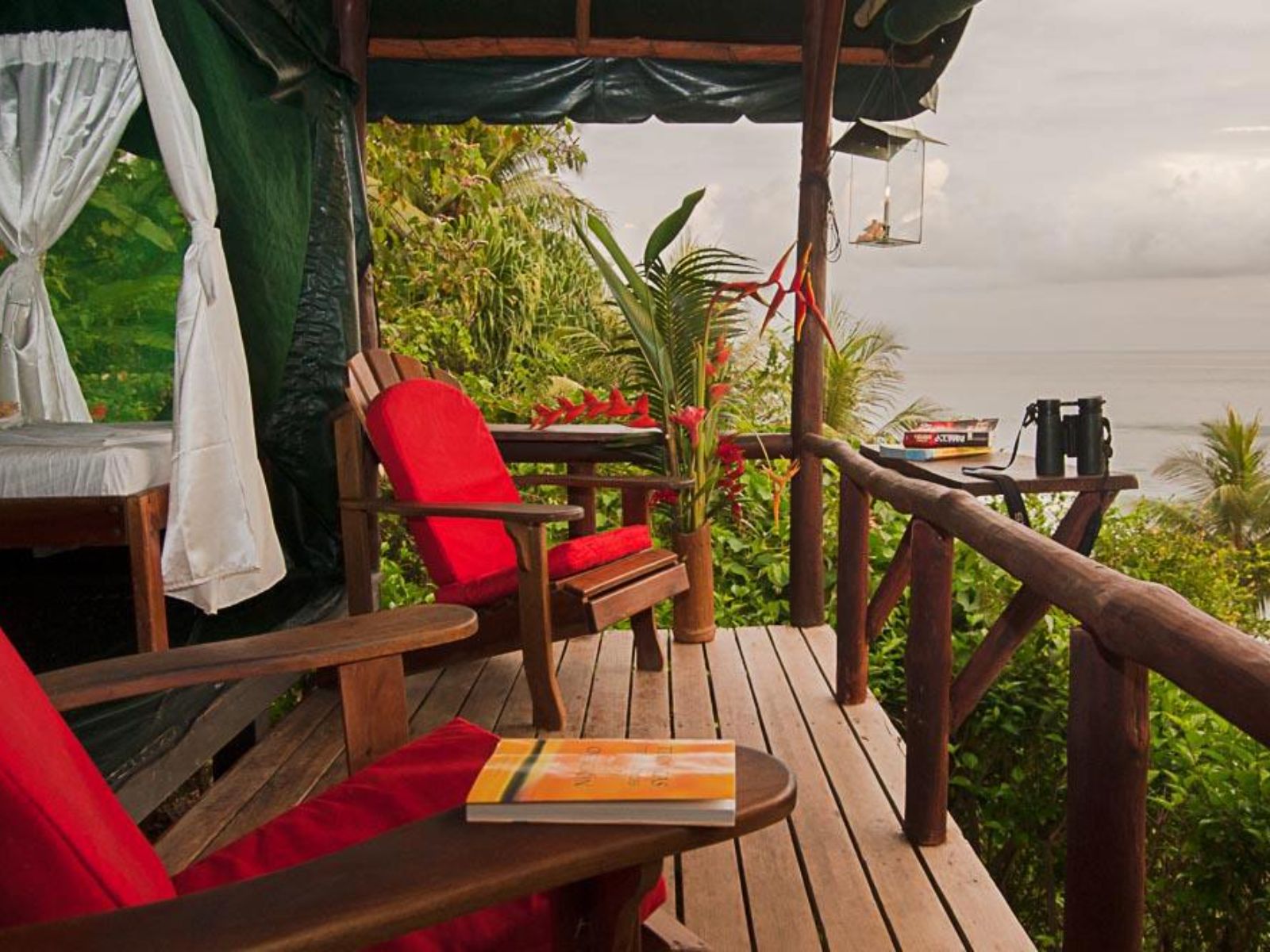 Rondreis Costa Rica, Corcovado National Park, La Leona Eco Lodge balkon