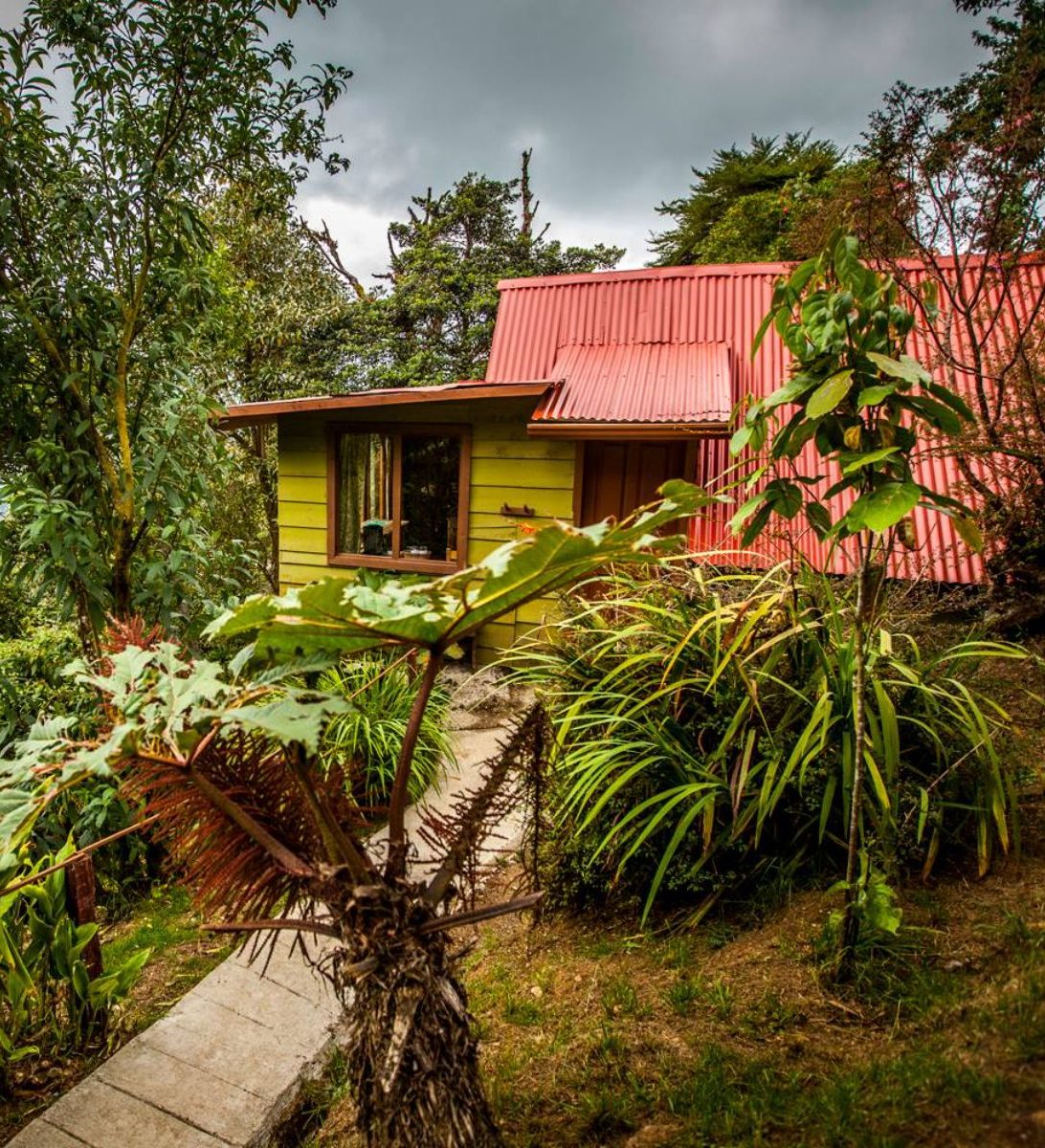 Rondreis Costa Rica, San Gerardo de Dota, Paraíso Quetzal Lodge, buitenaanzicht lodge