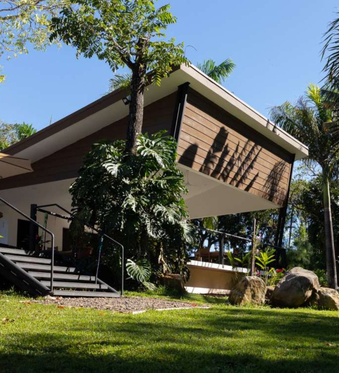 Rondreis Costa Rica, San Jose, Hotel Guacima Escondida, buitenaanzicht