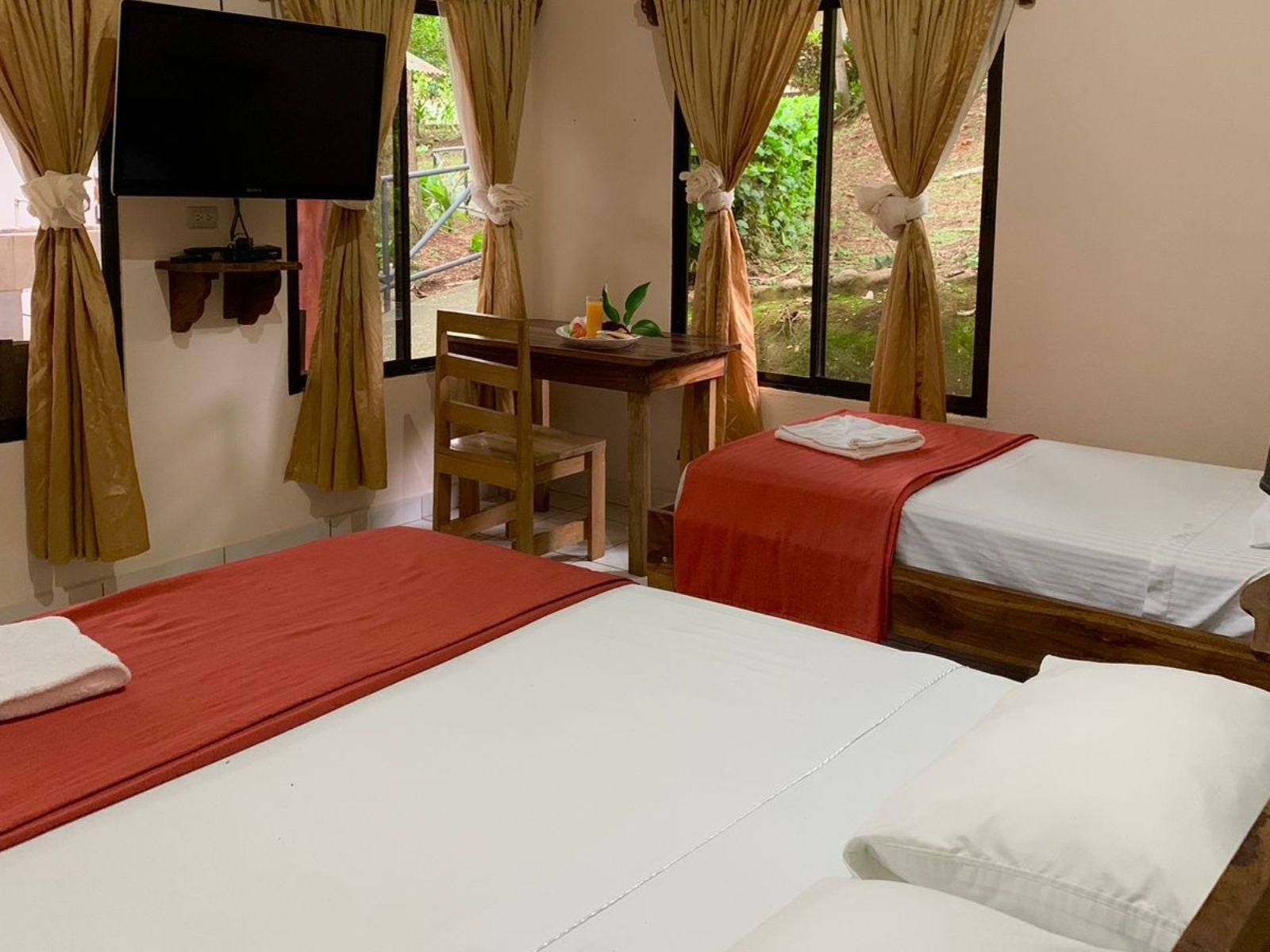 Rondreis Costa Rica, Tarcoles, Hotel Cerro Lodge, tweepersoonskamer