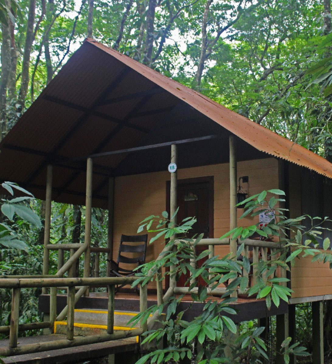 Rondreis Costa Rica, Tortuguero, Evergreen Lodge, buitenaanzicht lodge Rondreis Costa Rica, Tortuguero, Evergreen Lodge, buitenaanzicht lodge