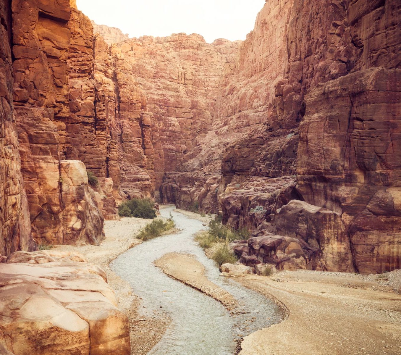 Rondreis Jordanië, Wadi Mujib van afstand