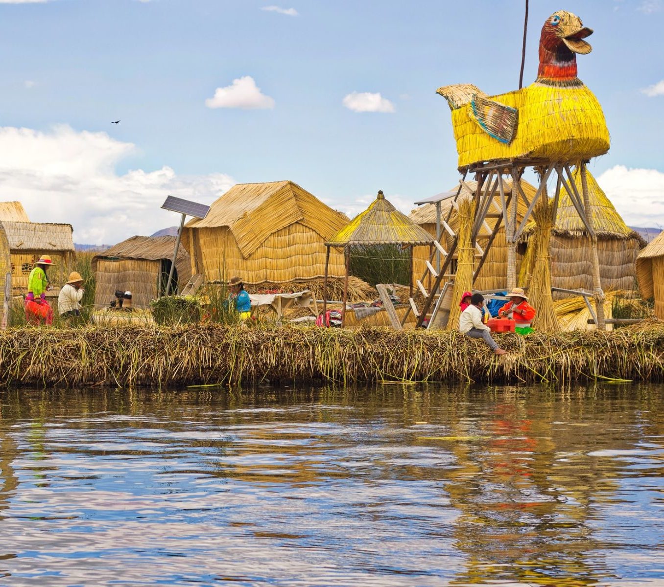 Rondreis Peru, Titicacameer (Puno) Eiland van riet