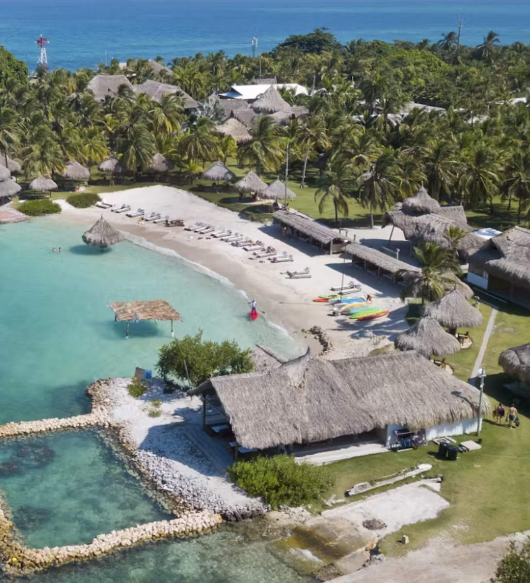 rondreis colombia, Isla Mucura, Hotel Punta Faro. bovenaanzicht rondreis colombia, Isla Mucura, Hotel Punta Faro. bovenaanzicht