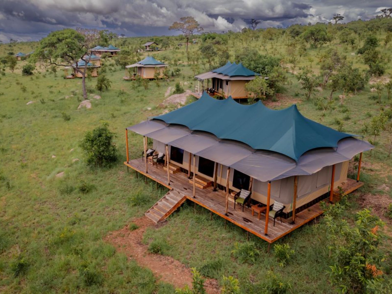 Rondreis Tanzania, Serengeti National Park, Baobab Central Serengeti Camp, bovenaanzicht