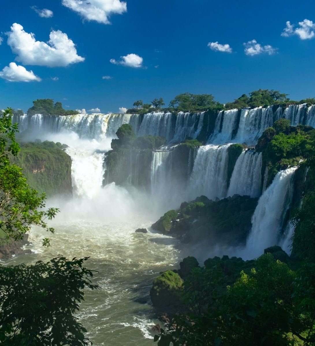 Argentinie-Puerto-Iguazu-1-aspect-ratio-382-420 rondreis Argentinië, Puerto Iguazu, waterval in groene omgeving
