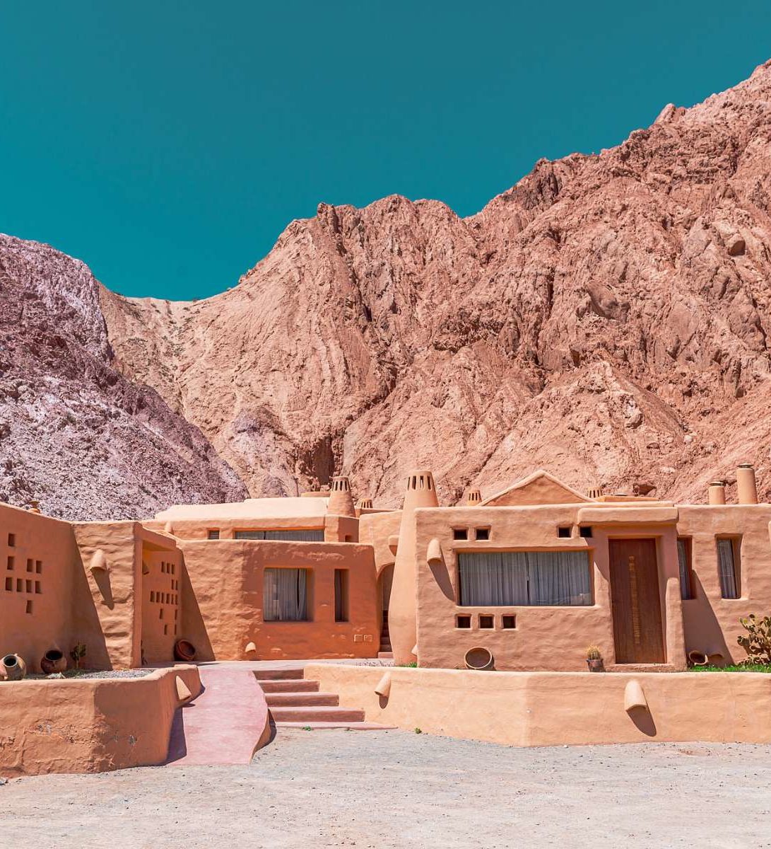 Rondreis Argentinië, Purmamarca, Los Colorados Cabanas, buitenaanzicht verblijf