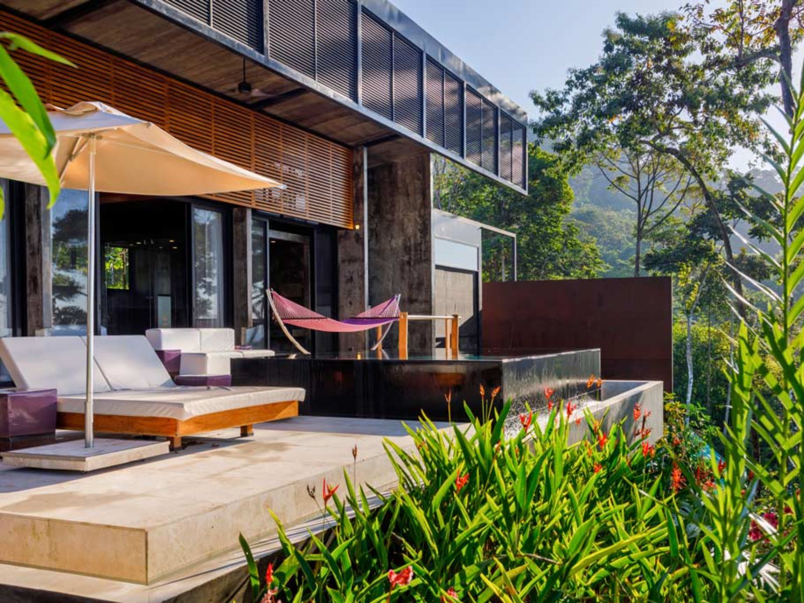 Rondreis Costa Rica, Uvita, Kura Boutique Hotel, terras bij kamer