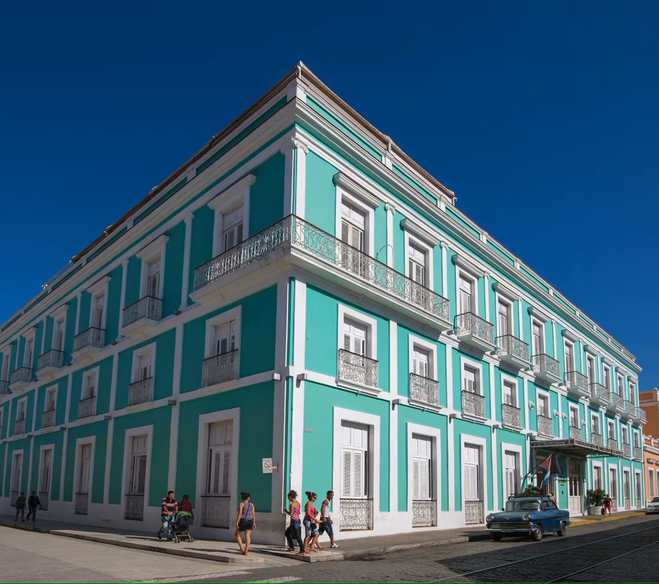 Rondreis Cuba, Cienfuegos, La Union, buitenaanzicht