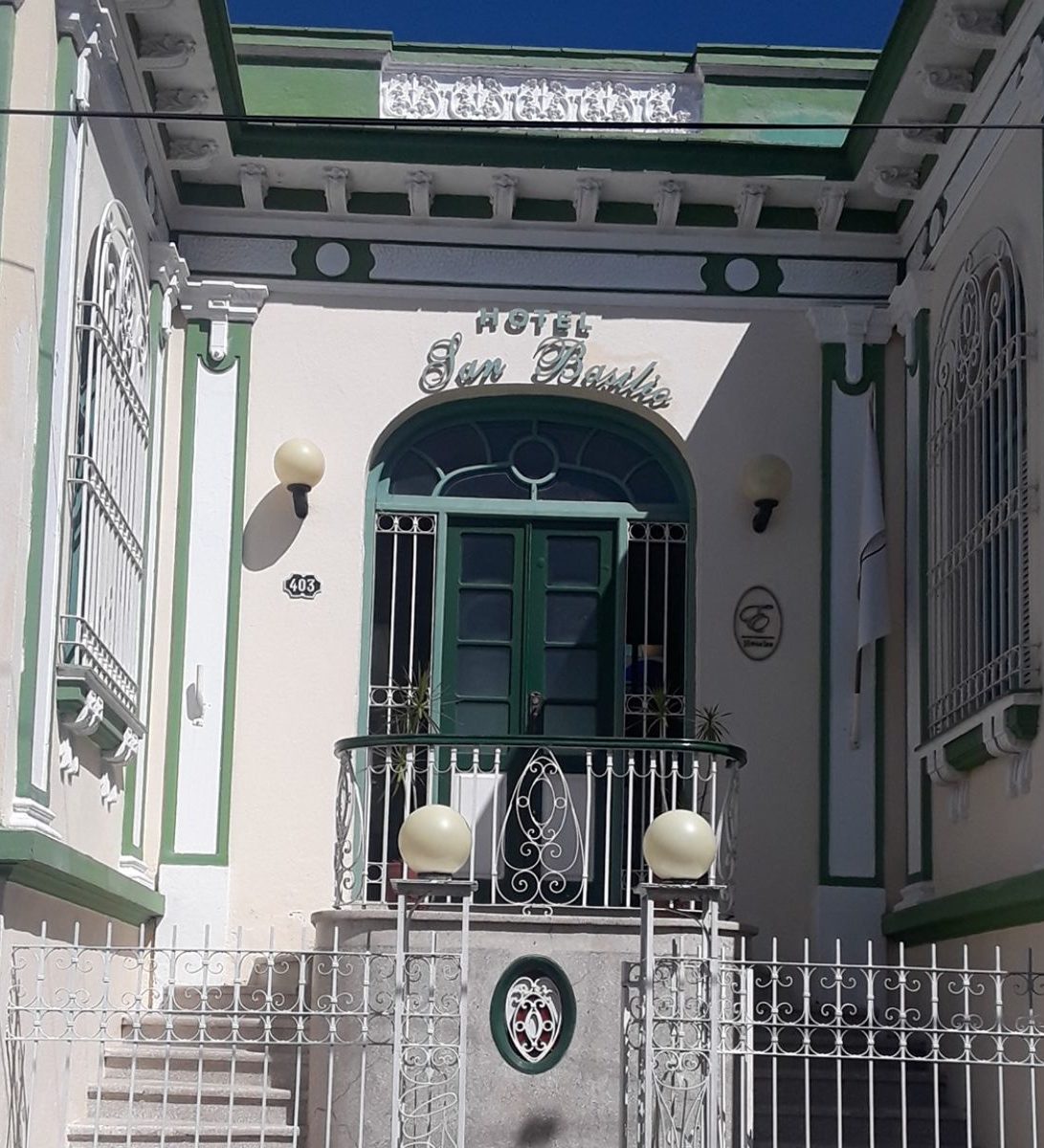 Rondreis Cuba, Santiago de Cuba, San Basilio Hotel, vooraanzicht hotel