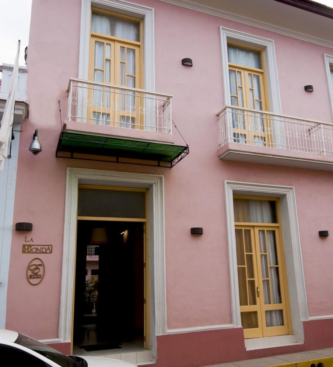Rondreis Cuba, Trinidad, Hotel La Ronda, buitenaanzicht Rondreis Cuba, Trinidad, Hotel La Ronda, buitenaanzicht