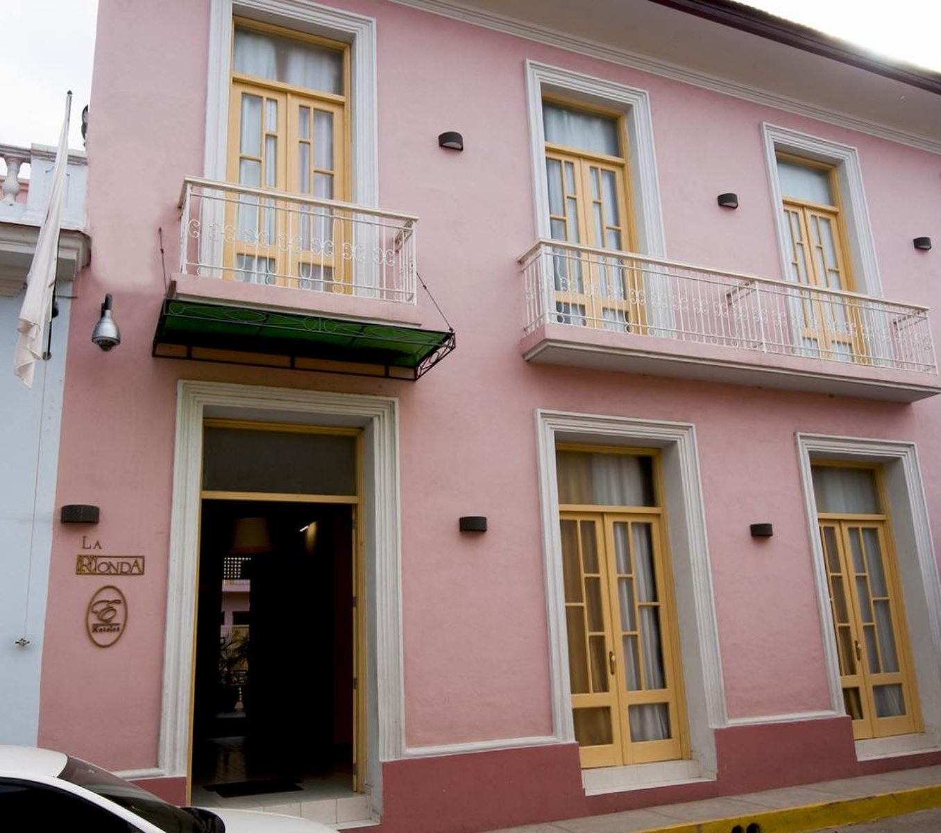 Rondreis Cuba, Trinidad, Hotel La Ronda, buitenaanzicht
