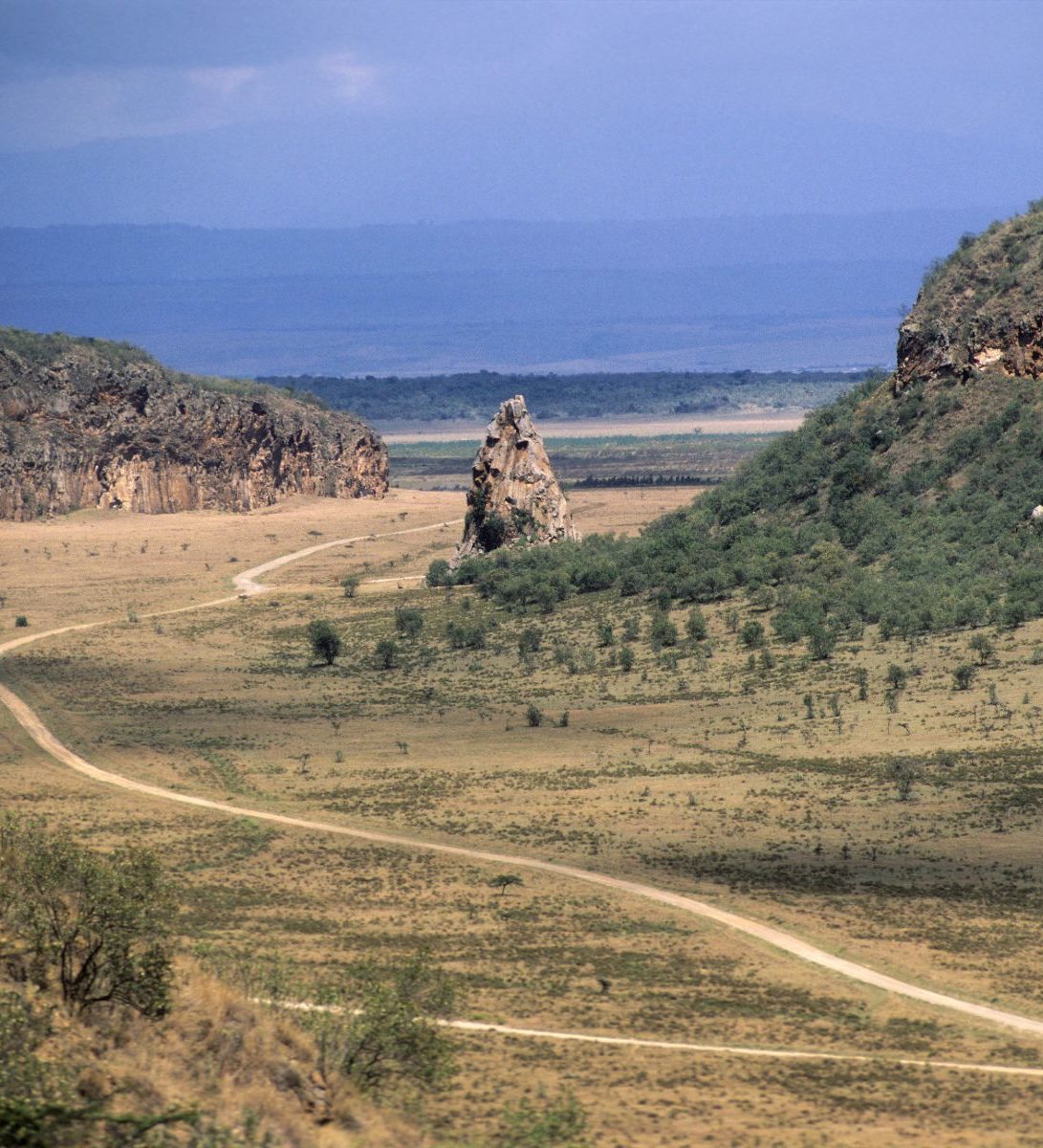 Rondreis Kenia, Hells Gate, Hells Gate National Park met toren Rondreis Kenia, Hells Gate, Hells Gate National Park met toren
