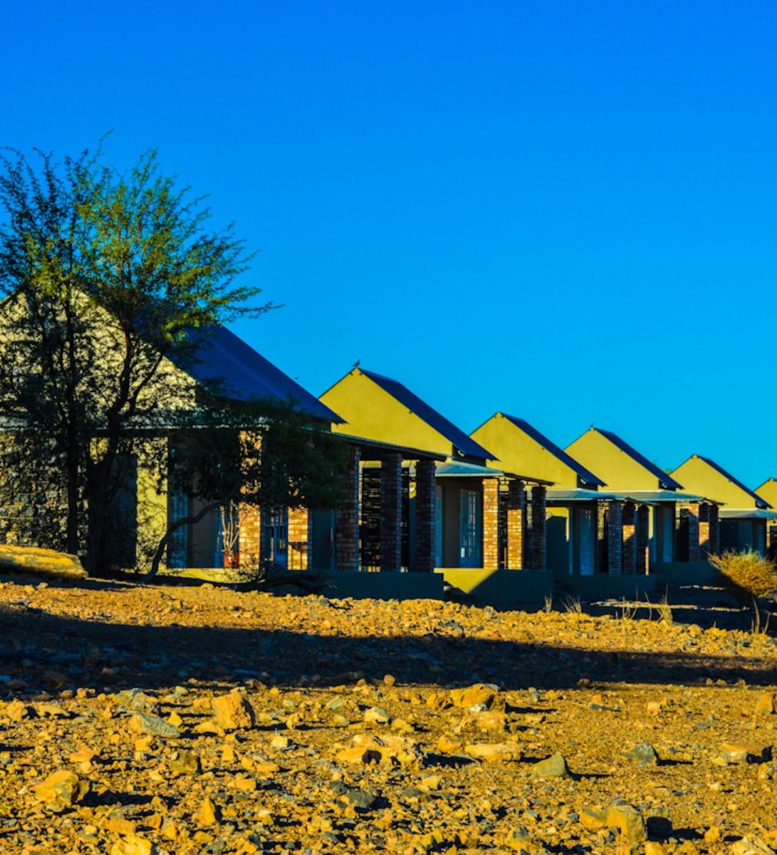 Rondreis Namibië, Fish River Canyon, Alte Kalkofen, buitenaanzicht lodges