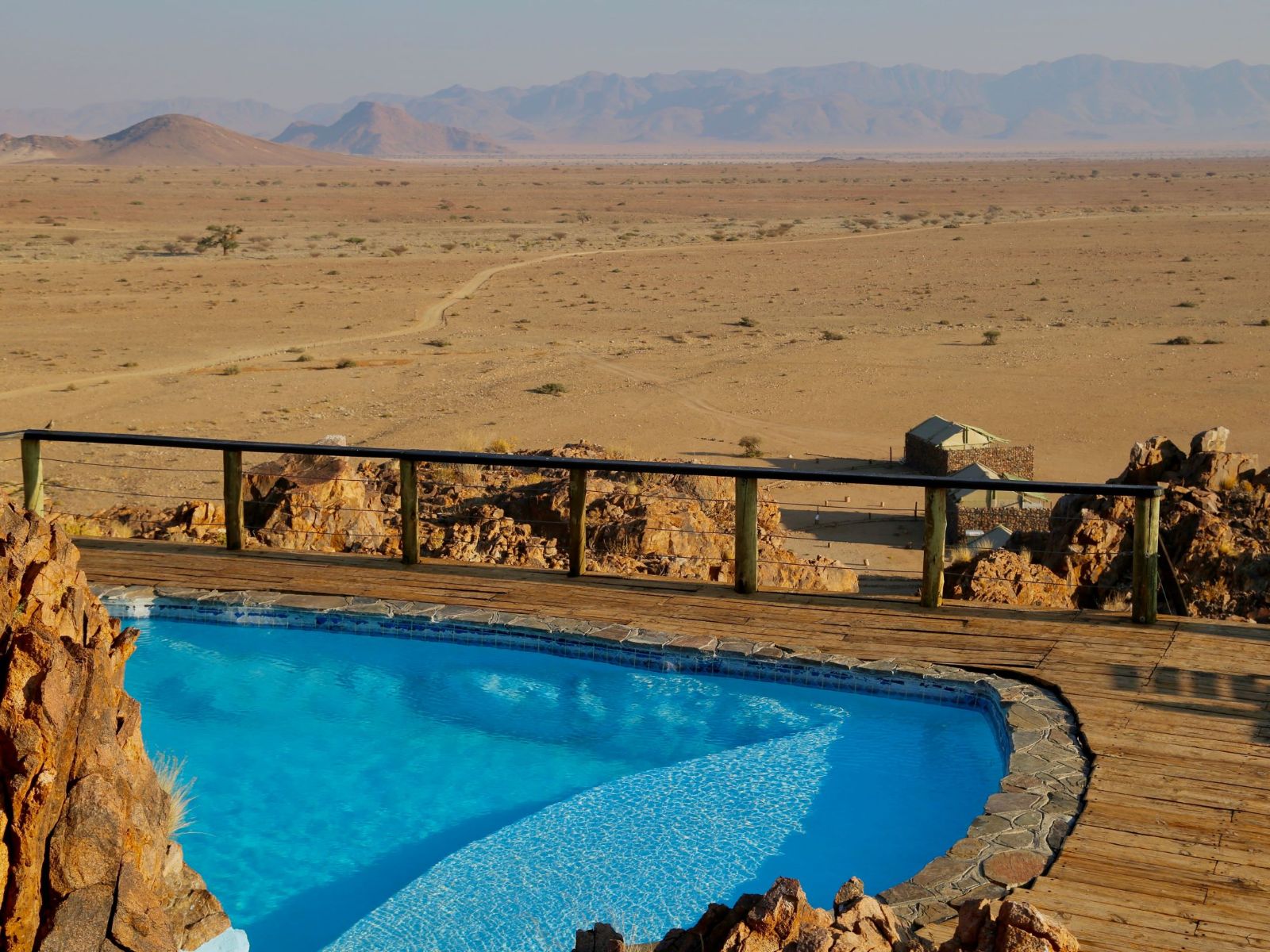 Rondreis Namibië, Sossusvlei, Elegant Desert Camp, zwembad