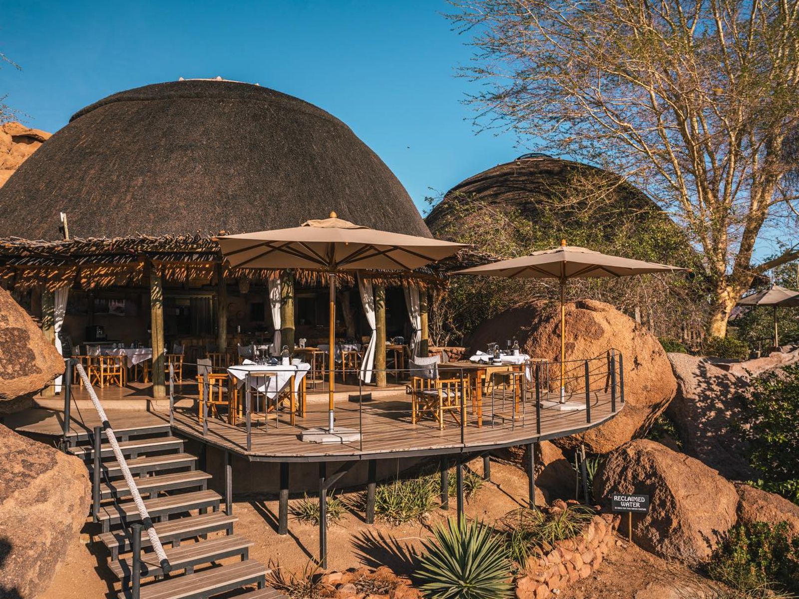 Rondreis Namibië, Twyfelfontein, Camp Kipwe, restaurant