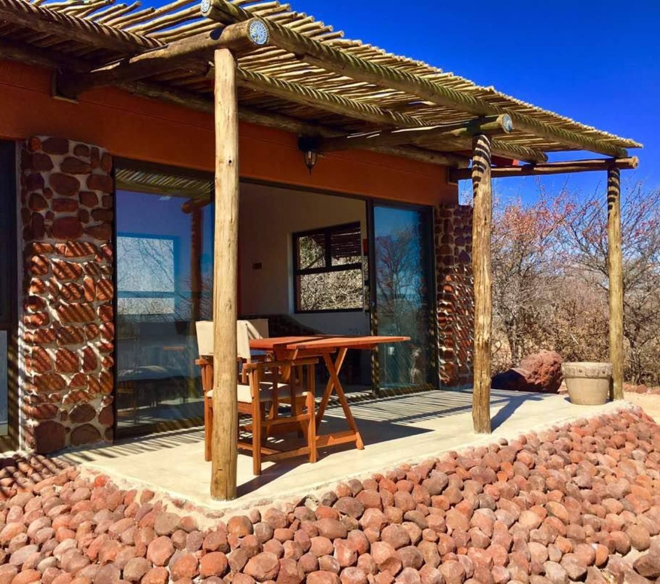 Rondreis Namibië, Waterberg Plateau, Waterberg Guest Farm, zijaanzicht verblijf