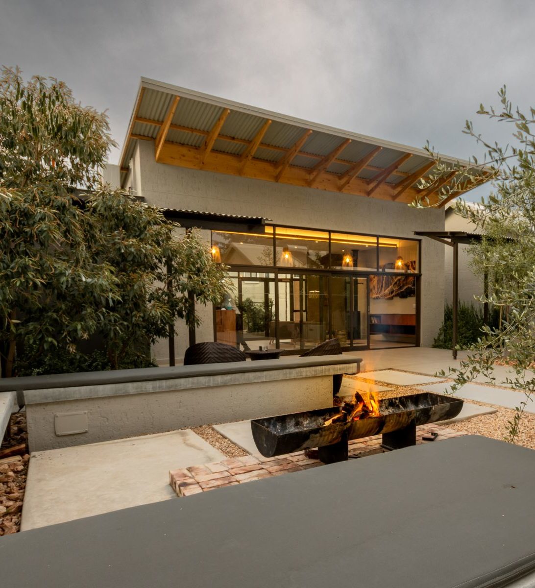 Rondreis Namibië, Windhoek, Elegant Guesthouse, kampvuur