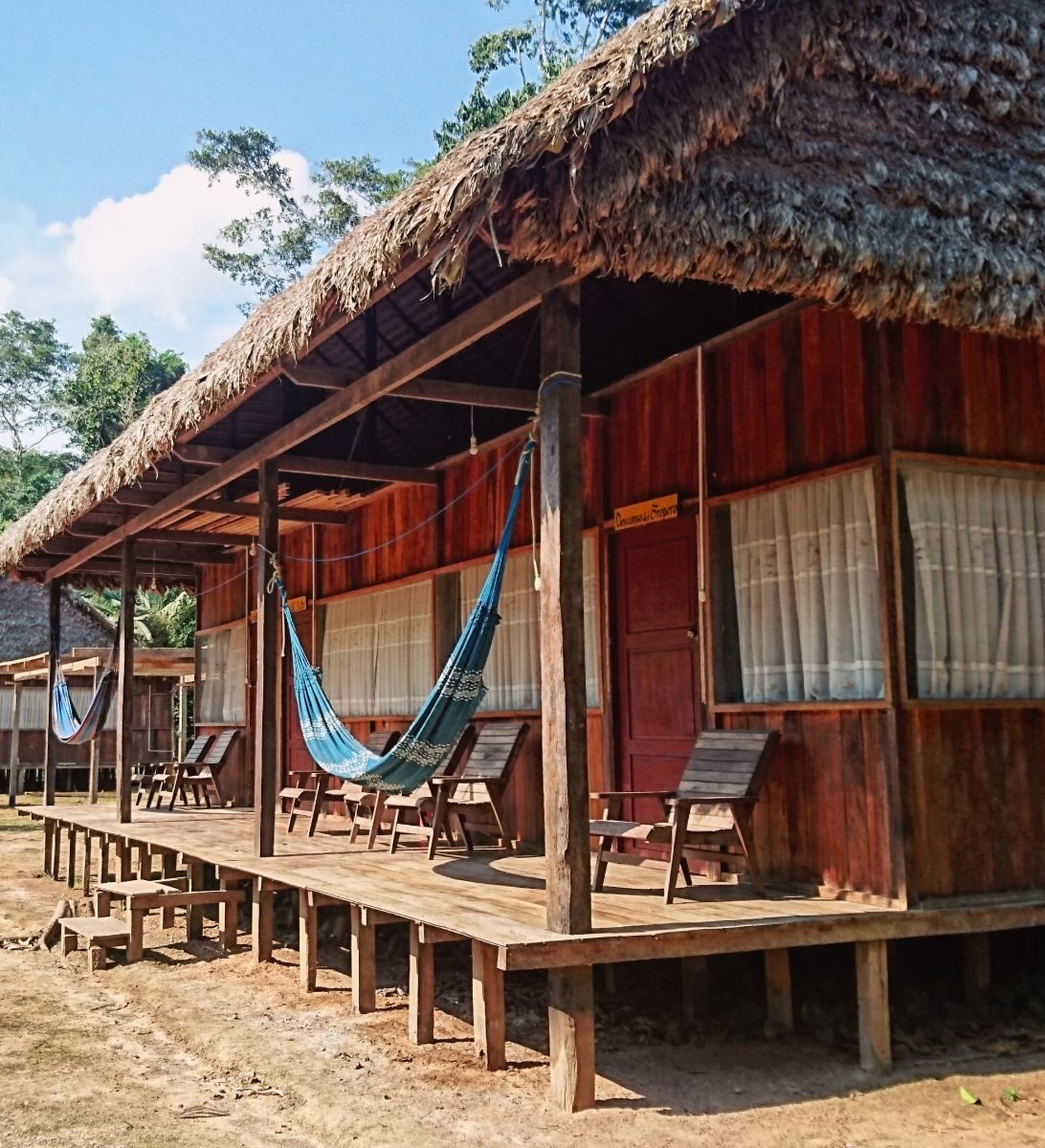 Rondreis Bolivia, Rurrenabaque, Caracoles Lodge, zijaanzicht lodge