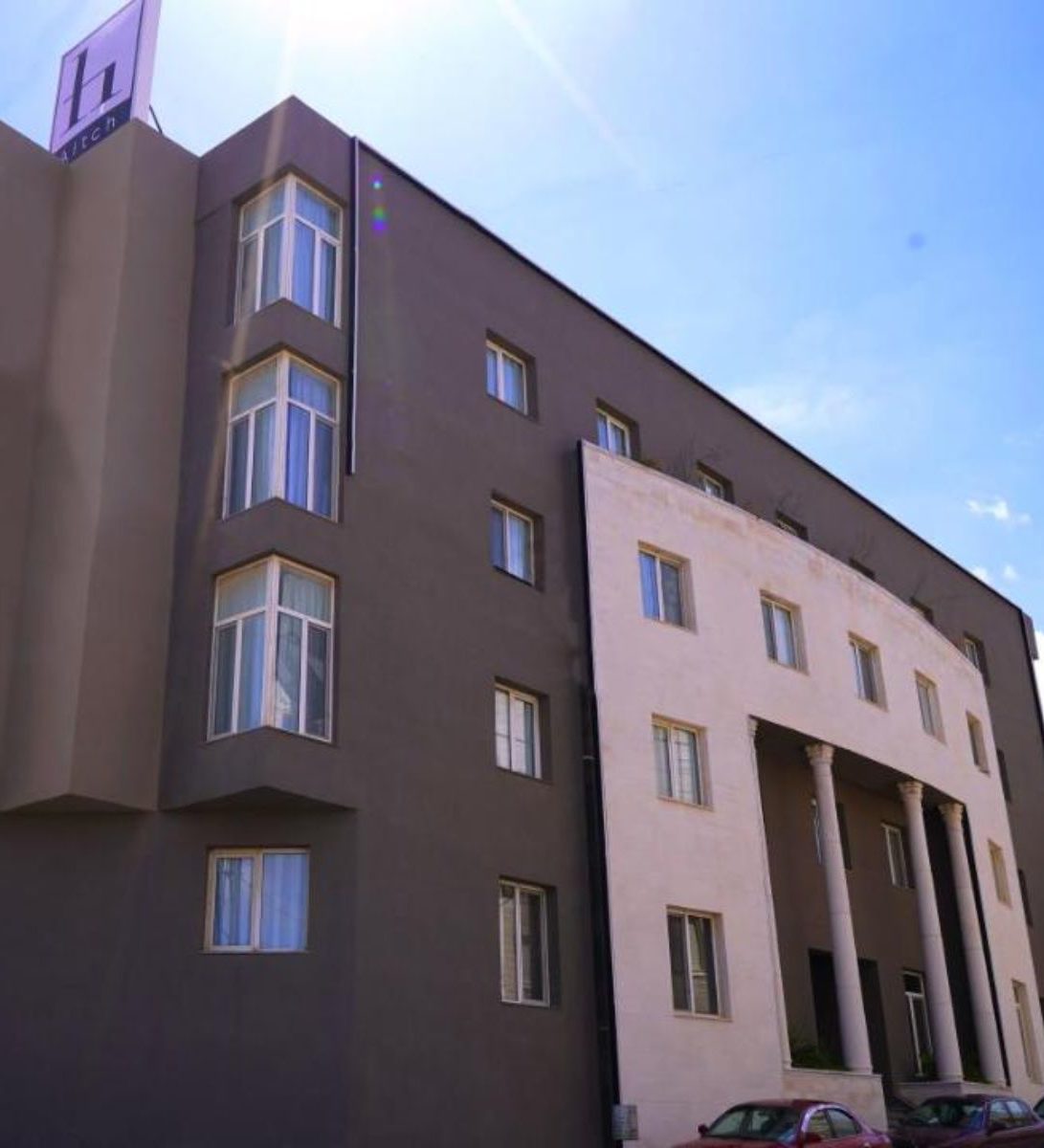 Rondreis Jordanie, Madaba, Aitch Boutique Hotel buitenaanzich