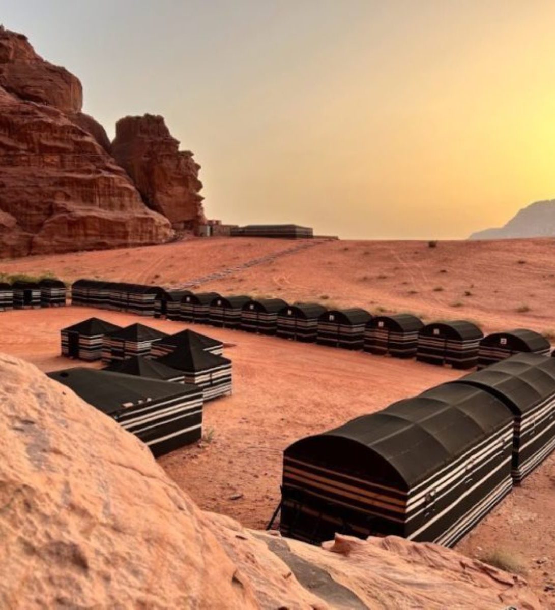 Rondreis Jordanie, Wadi Rum, Bedouin Lifestyle Camp bovenaanzicht