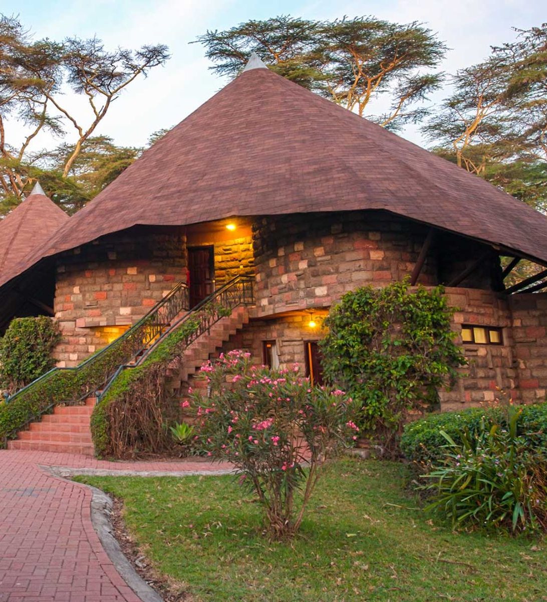 Rondreis Kenia, Lake Naivasha, lake Naivasha Sopa Resort, buitenaanzicht verblijf