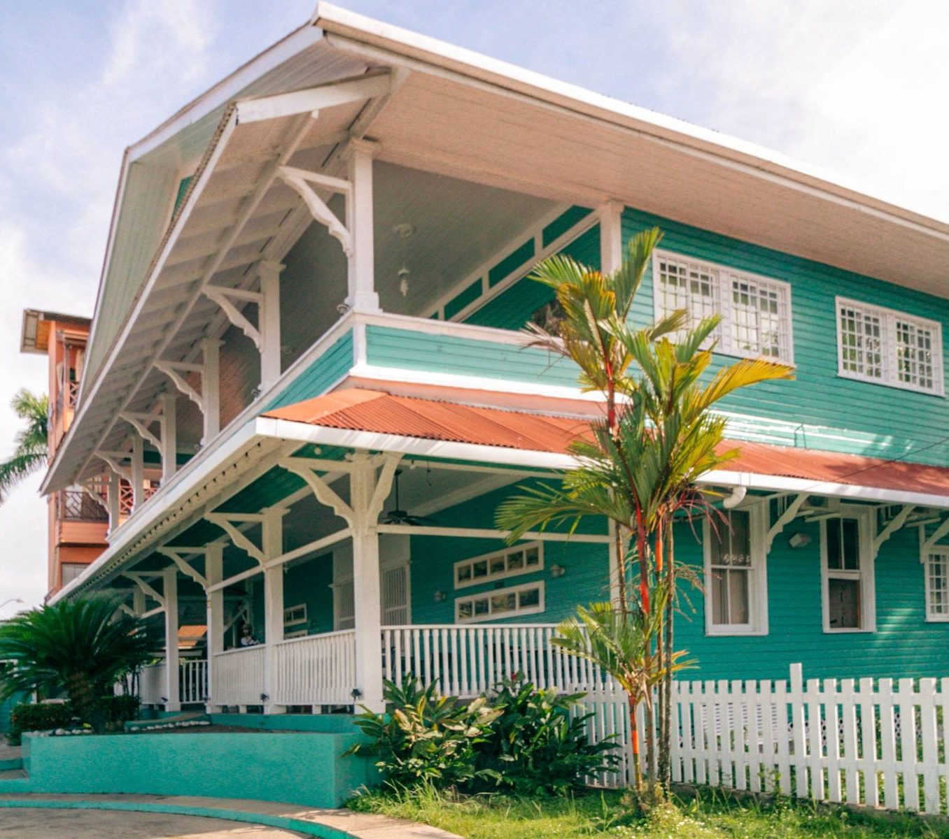 Rondreis Panama, Bocas del Toro, Gran Bahía Hotel, zijaanzicht hotel