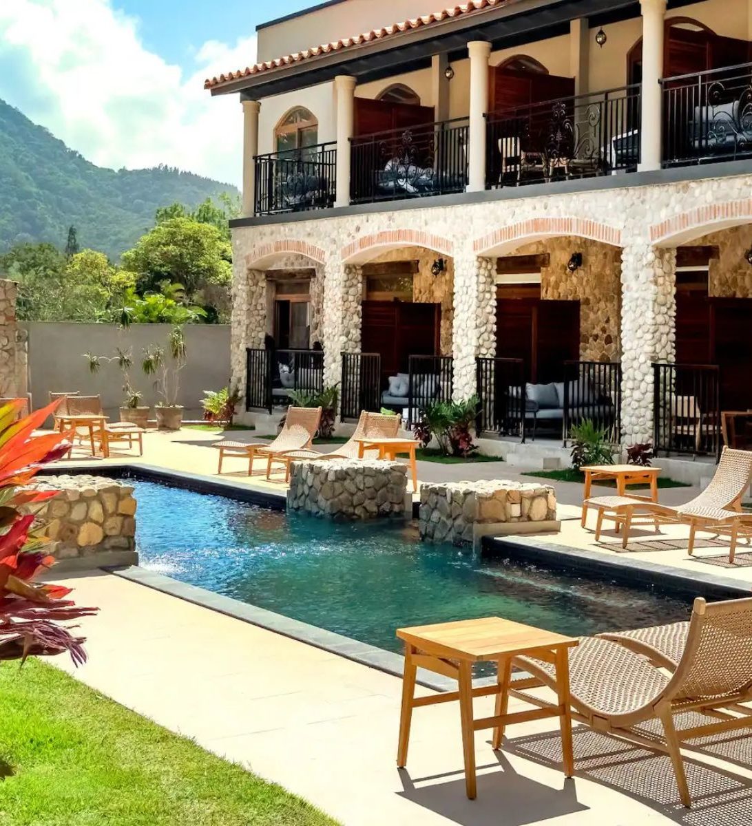 Rondreis Panama, El Valle de Antón, La Compañía El Valle, zwembad Rondreis Panama, El Valle de Antón, La Compañía El Valle, zwembad