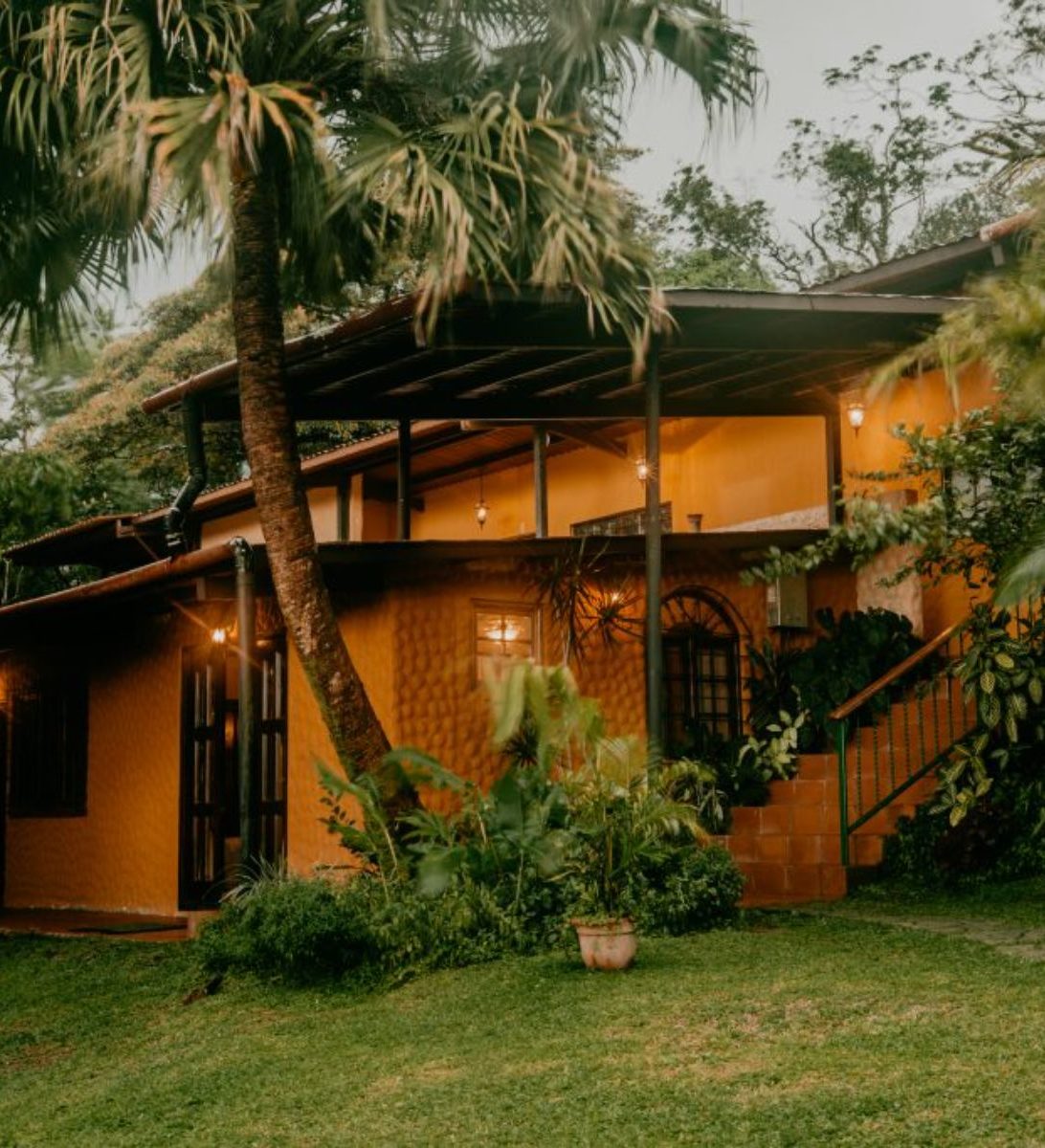 Rondreis Panama, El Valle de Antón, The Golden Frog Inn, buitenaanzicht verblijf Rondreis Panama, El Valle de Antón, The Golden Frog Inn, buitenaanzicht verblijf