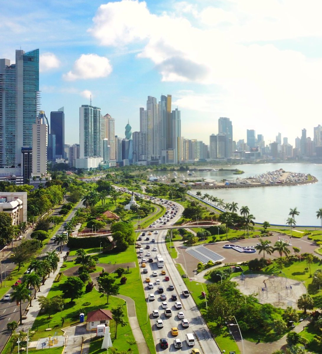 Rondreis Panama, Panama Stad, Wegen langs de zee