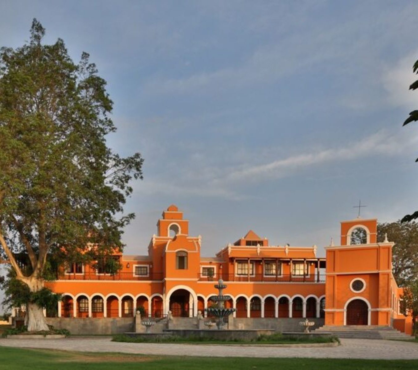 Rondreis Peru, Ica, Hacienda La Caravedo, buitenaanzicht