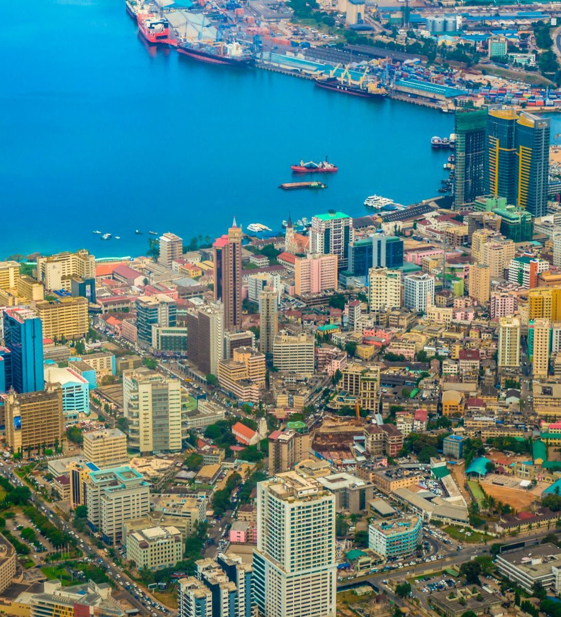Rondreis Tanzania, Dar es Salaam, stad bovenaanzicht