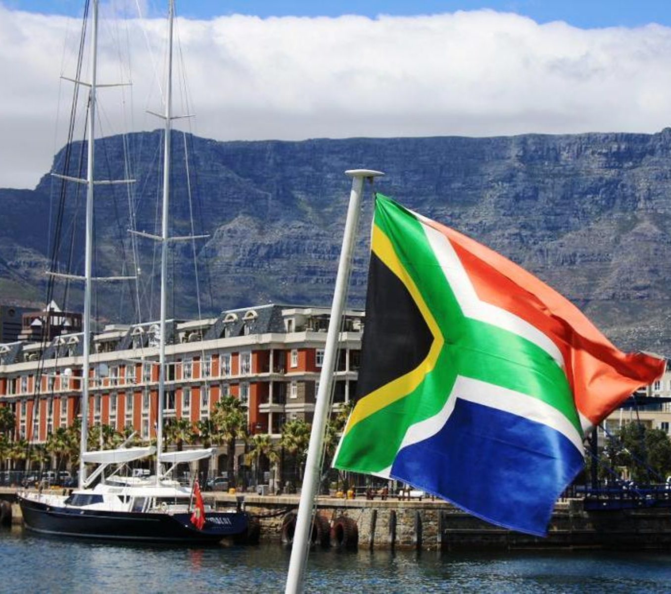 Rondreis Zuid- Afrika, Kaapstad, vlag met stad op achtergrond