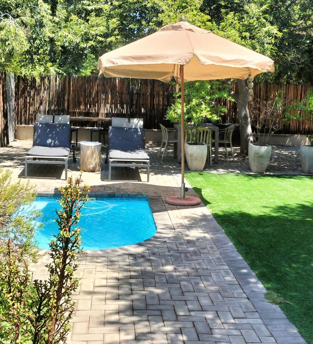 Rondreis Zuid-Afrika, Oudtshoorn, De Akker B&B, tuin Rondreis Zuid-Afrika, Oudtshoorn, De Akker B&B, tuin