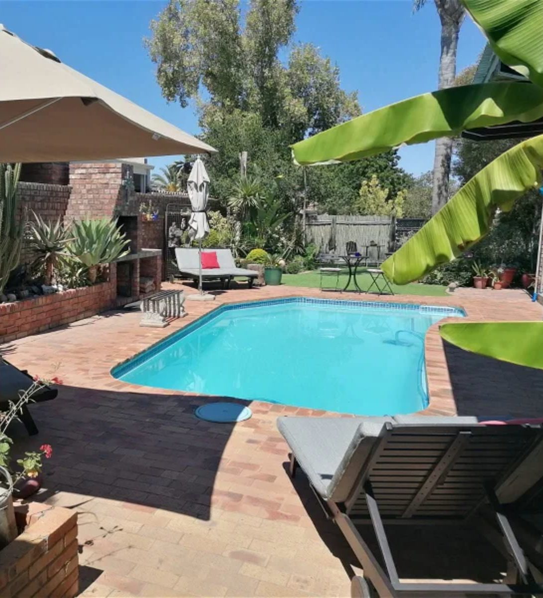 Rondreis Zuid-Afrika, Oudtshoorn, Earthbound B&B, zwembad Rondreis Zuid-Afrika, Oudtshoorn, Earthbound B&B, zwembad