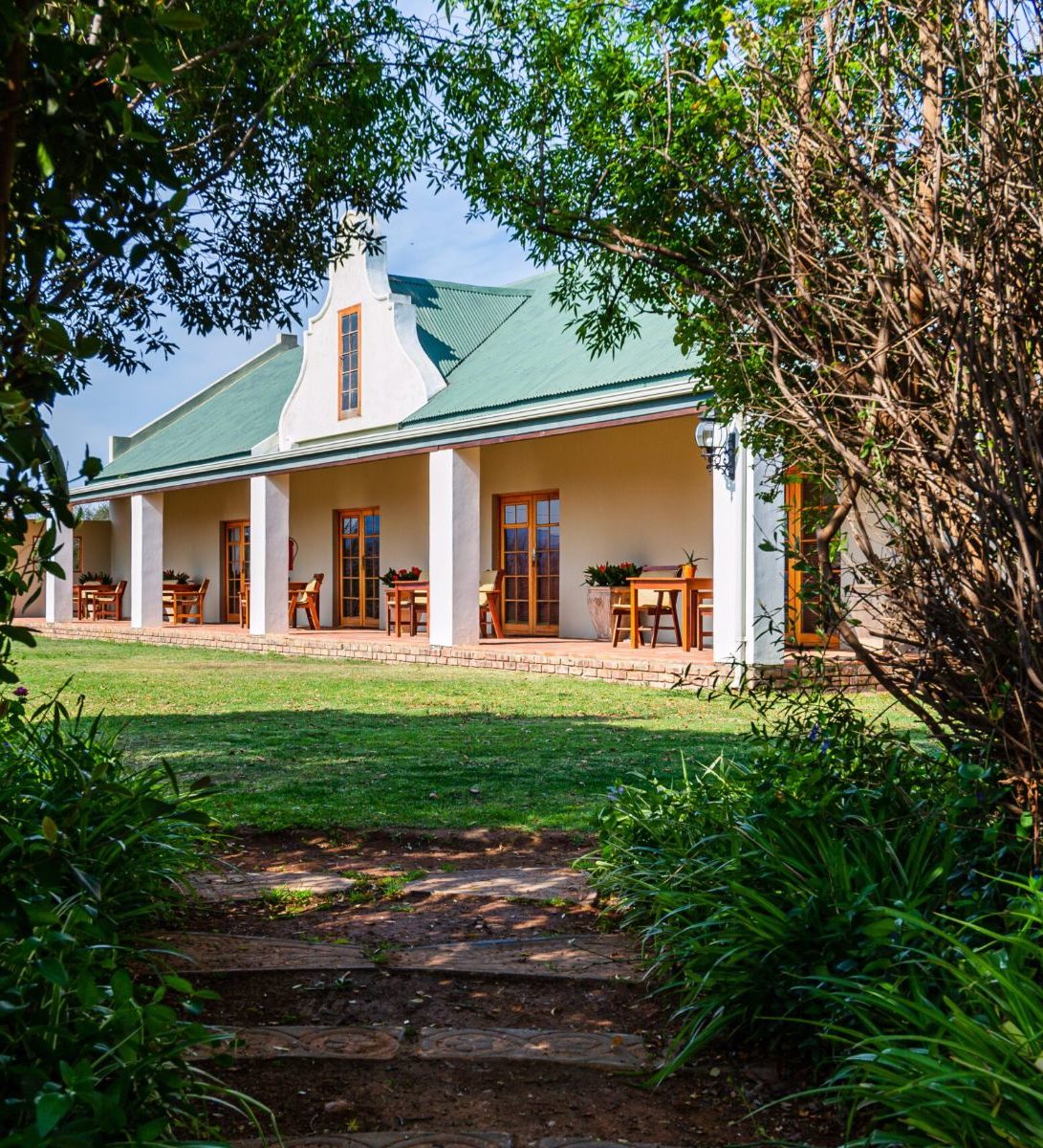 Rondreis Zuid-Afrika, Oudtshoorn, Mooiplaats Guest House, buitenaanzicht Rondreis Zuid-Afrika, Oudtshoorn, Mooiplaats Guest House, buitenaanzicht