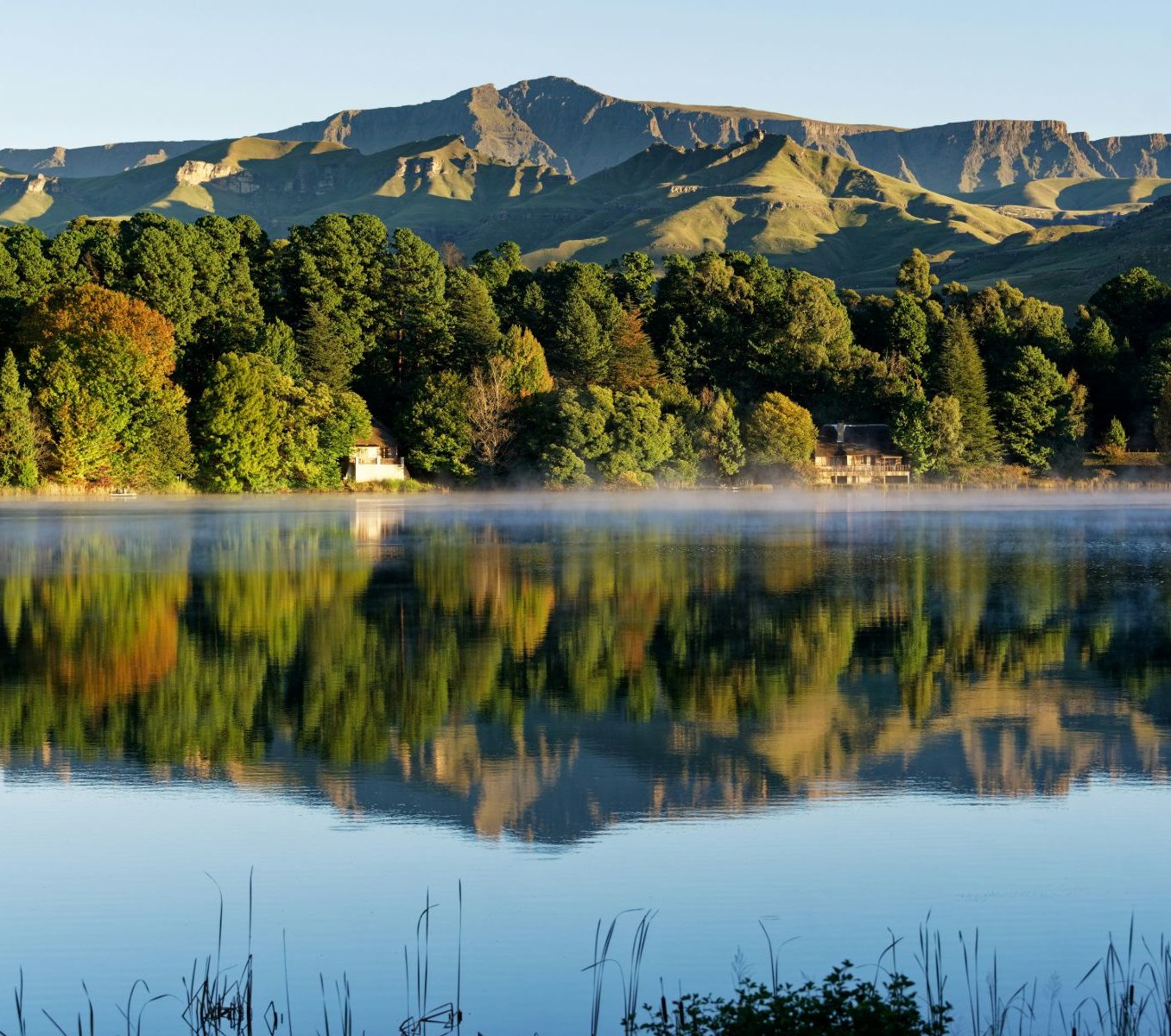 Rondreis Zuid-Afrika, Underberg, bergen met meer