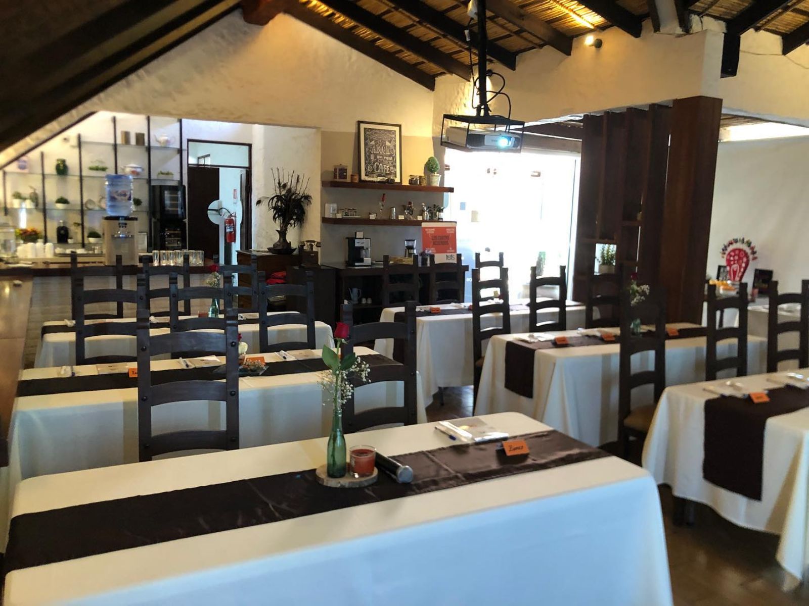 rondreis Bolivia, Sucre, Mi Pueblo Samary Hotel Boutique, eetzaal