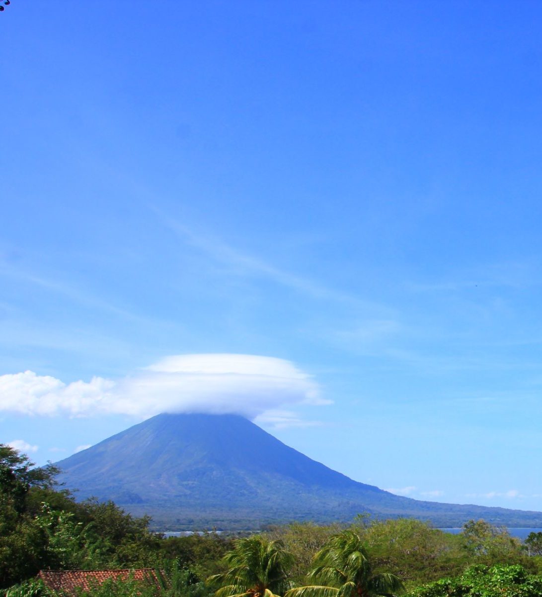 rondreis nicaragua island ometepe uitzicht over vulkaan rondreis nicaragua island ometepe uitzicht over vulkaan