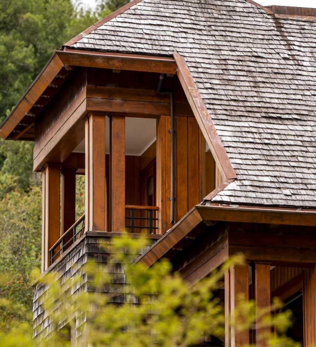 Rondreis Argentinië, Puyuhuapi, Puyuhuapi Lodge, buitenaanzicht lodge